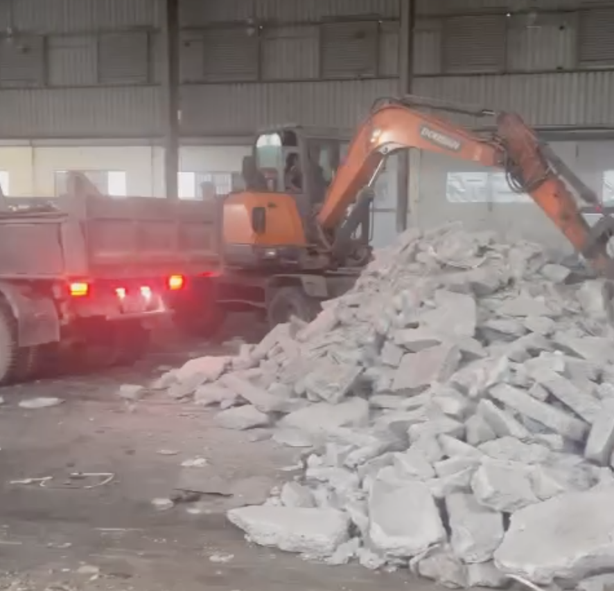 Dịch Vụ Vận Chuyển Phế Thải Tại Đông Anh Chật Vật Xả Rác Xây Dựng, Vứt Đồ Cũ?