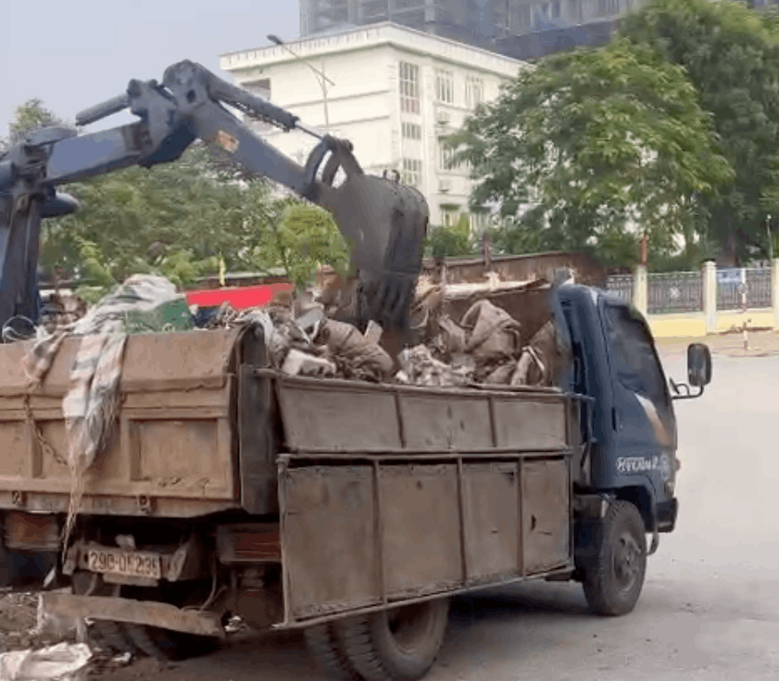 Dịch vụ Vận chuyển phế thải tại Thanh Liệt: Kinh nghiệm dọn xà bần, đồ cũ ngõ hẹp an toàn
